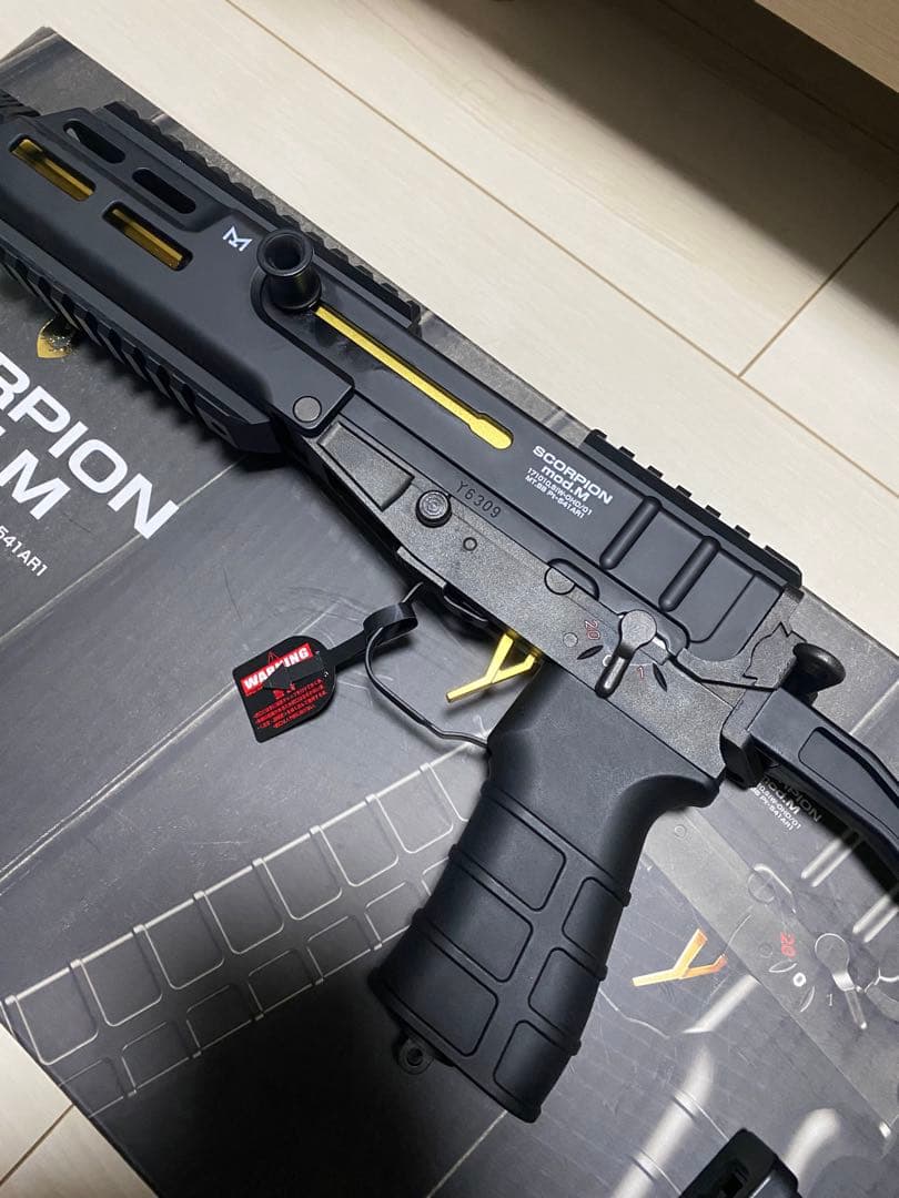 マ*ョ様 東京マルイ　電動コンパクトマシンガン　スコーピオンmod. M フルカ