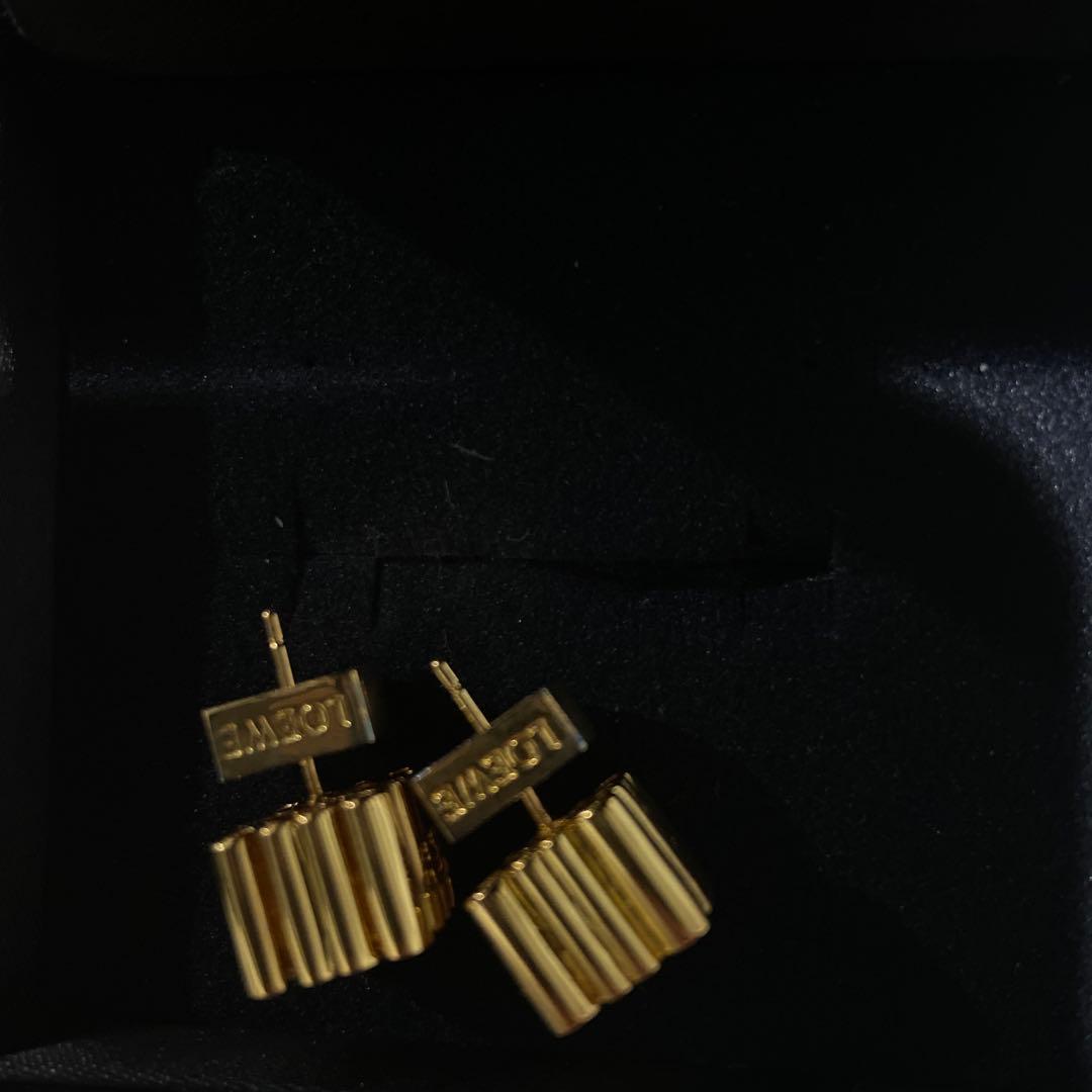 ロエベ　ピアス　スタッズ