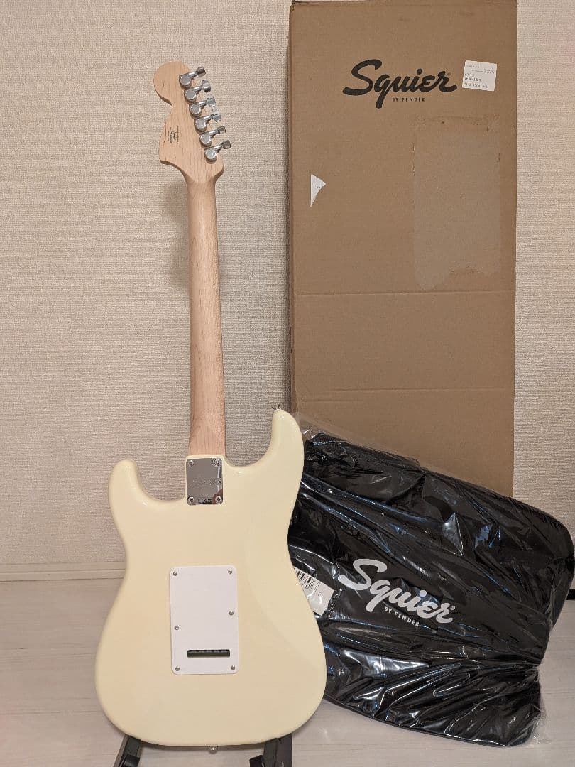 Squier エレキギター ホワイト