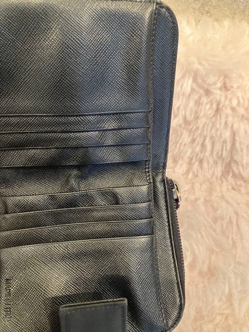 PRADA ブラックナイロン 二つ折り財布