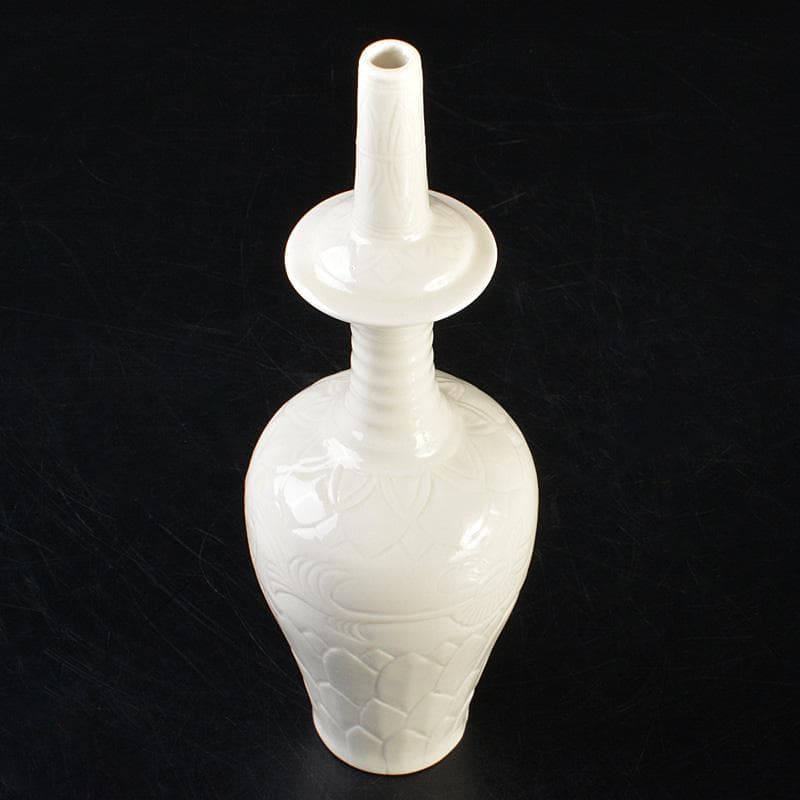 中国　徳化窯白磁　刻蓮花文　浄瓶　V　R7252