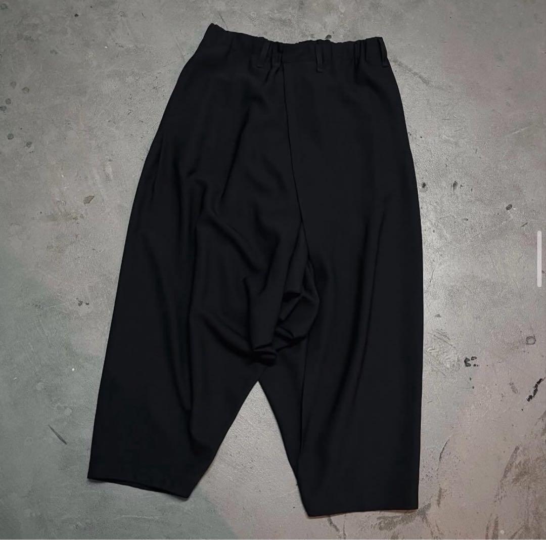 【美品】ISSEY MIYAKE 132.5 変形ドレープパンツ 黒