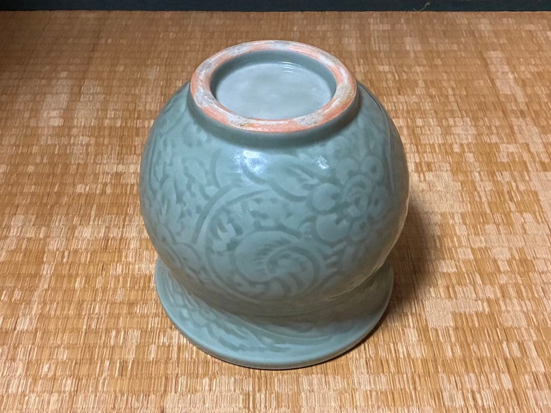 中国 唐物 青磁 龍泉窯 陽刻 丸壺 木箱付