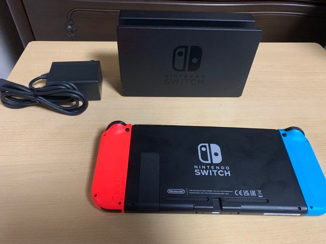 Nintendo Switch 本体 赤/青 Joy-Con
