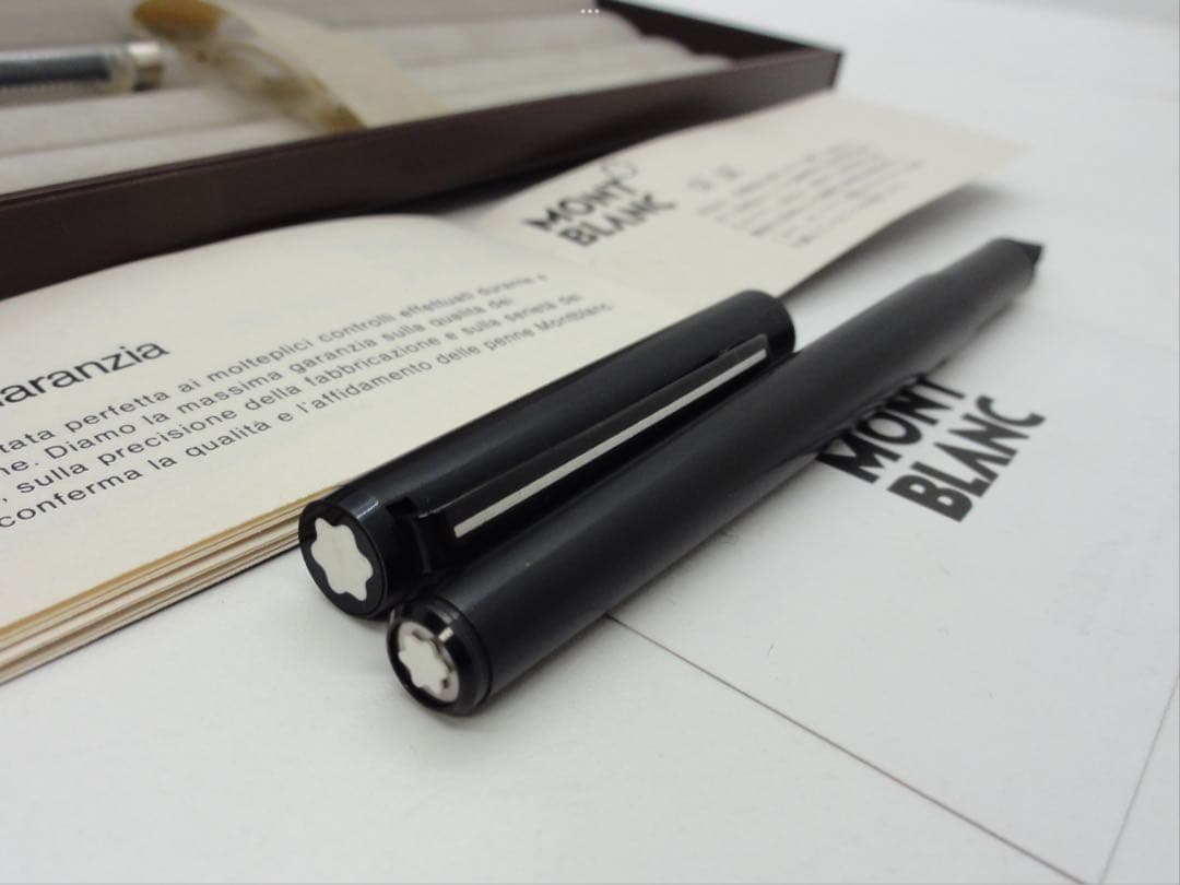 Mont Blanc ブラック 万年筆 インクカートリッジ付き