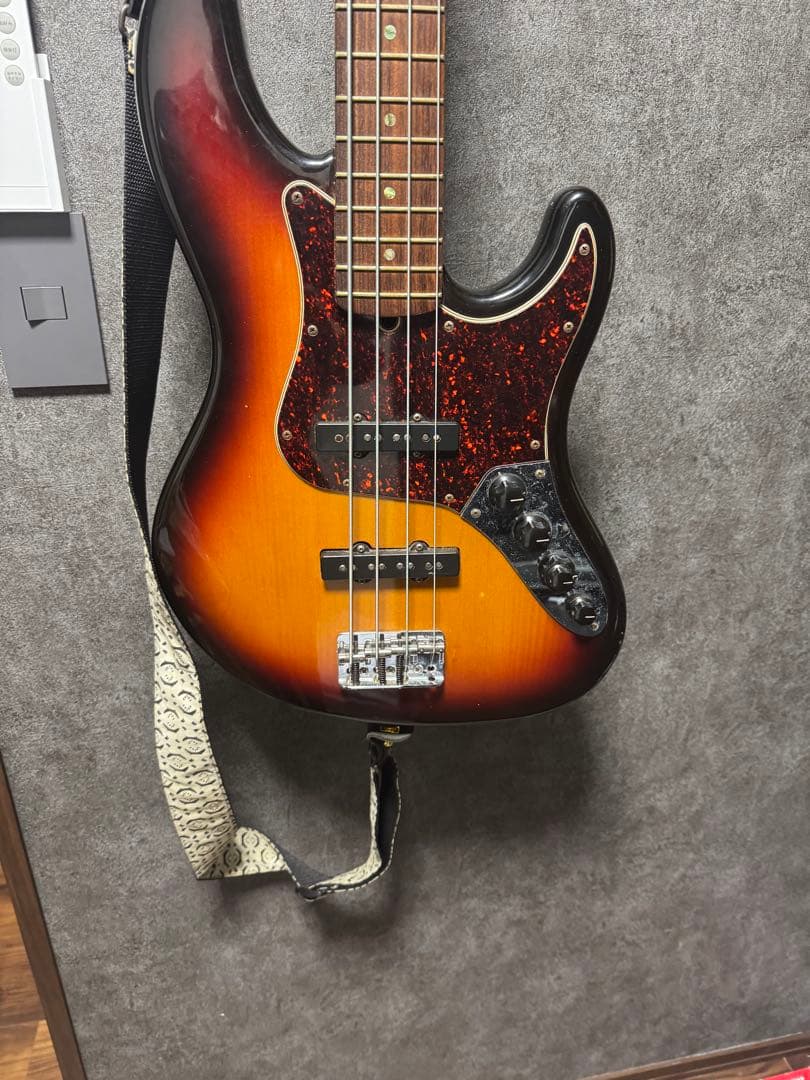 ベース FenderUSA American Deluxe Jazz Bass
