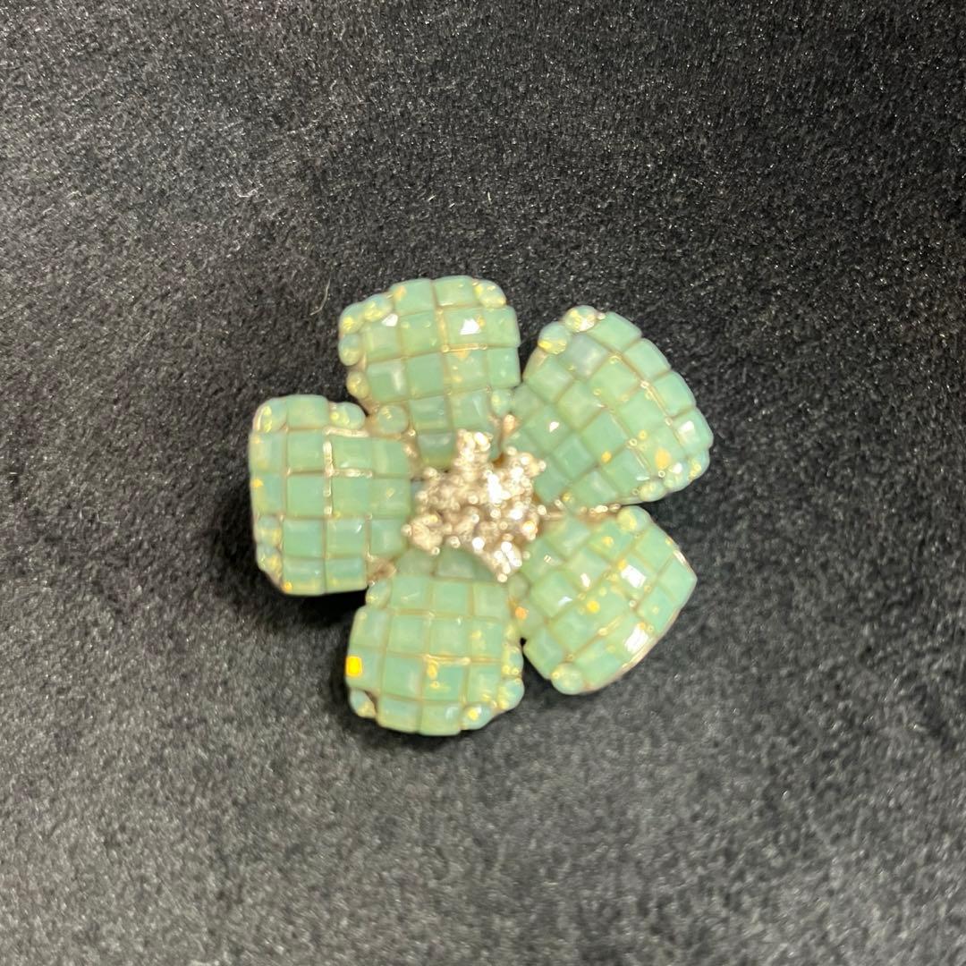 ミ*リ様 【美品】FOXEY フォクシー　ライトグリーンフラワーブローチ