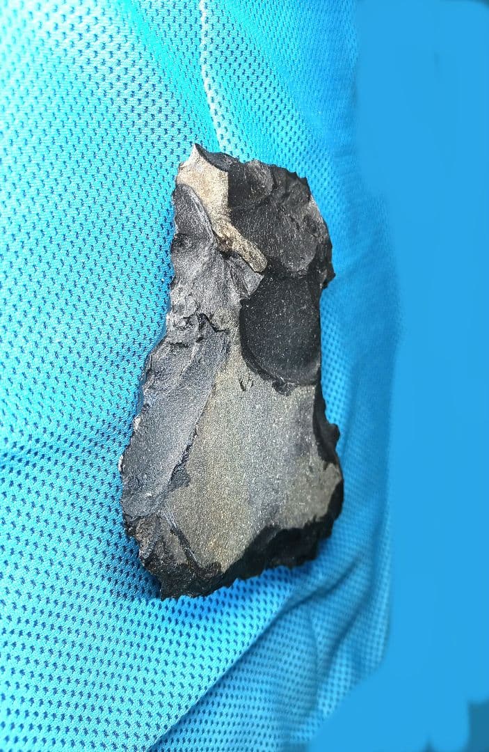 握り斧 サヌカイト 石器 360 c  模写 握槌