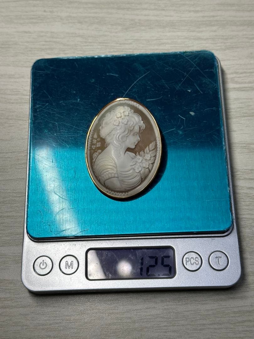 シェルカメオ　k18 作家名刻印あり　ネックレストップ　ブローチ