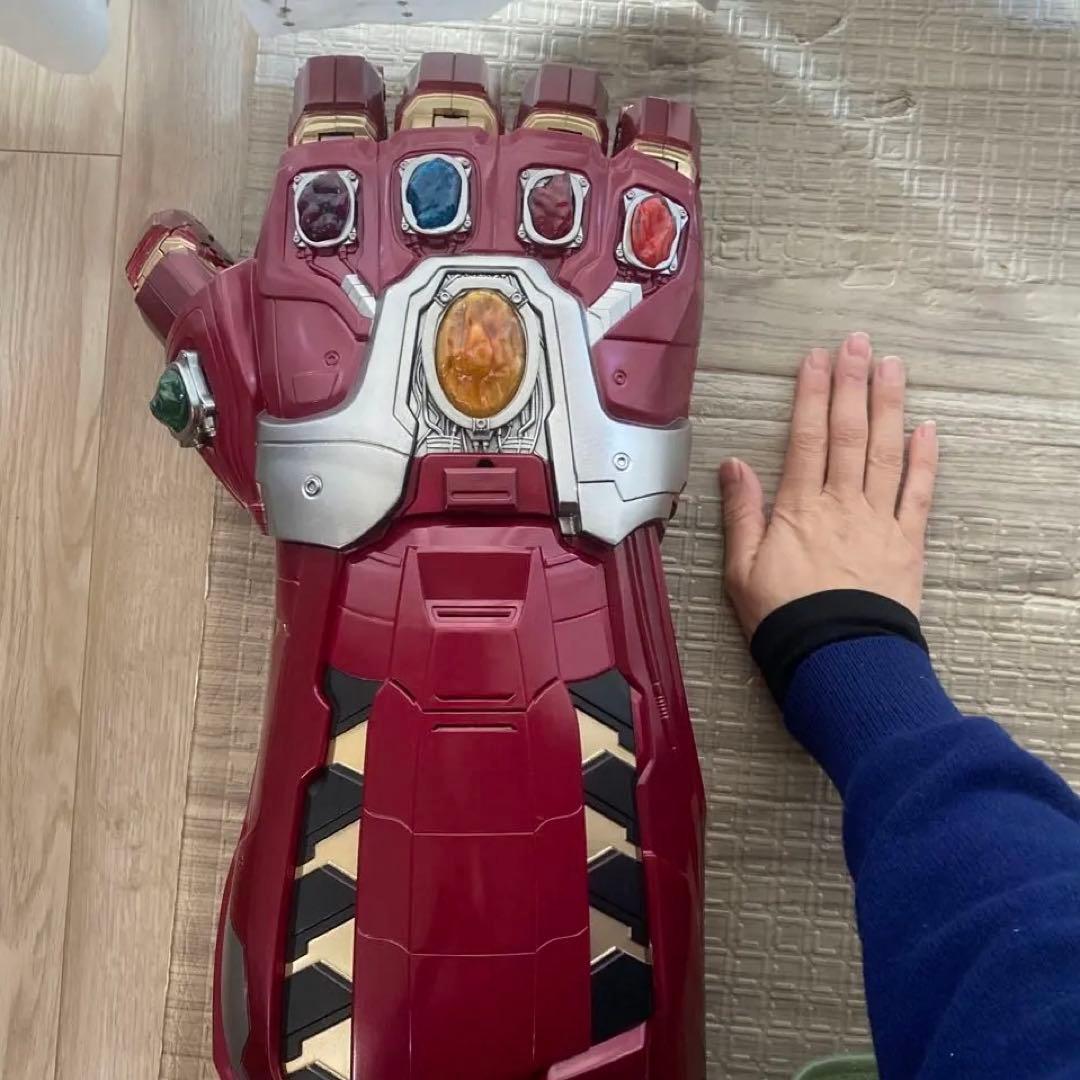 インフィニティ・ガントレット LED付き　アヴェンジャーズ