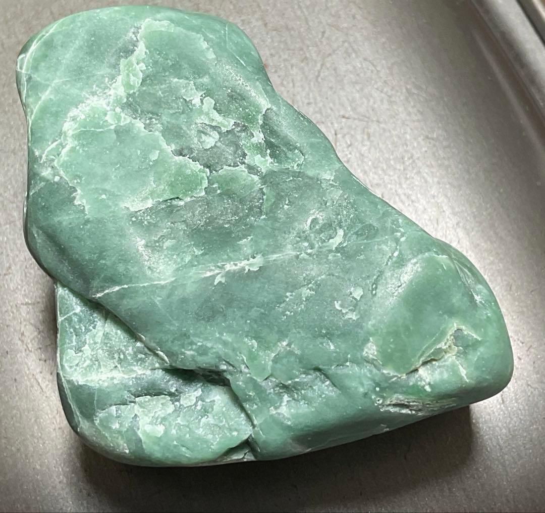 濃緑色　糸魚川翡翠118g 糸魚川　ヒスイ　ひすい