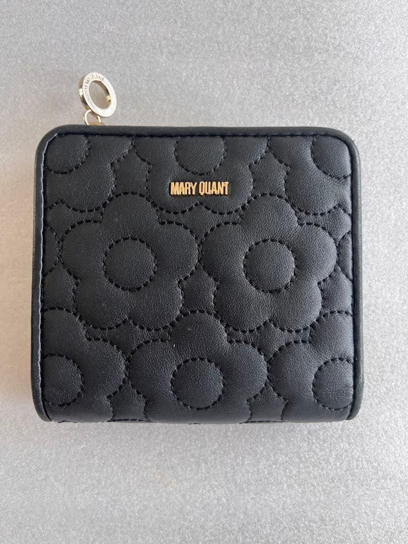 【未使用品】 MARY QUANTキルトフォームデイジー ウォレット ブラック
