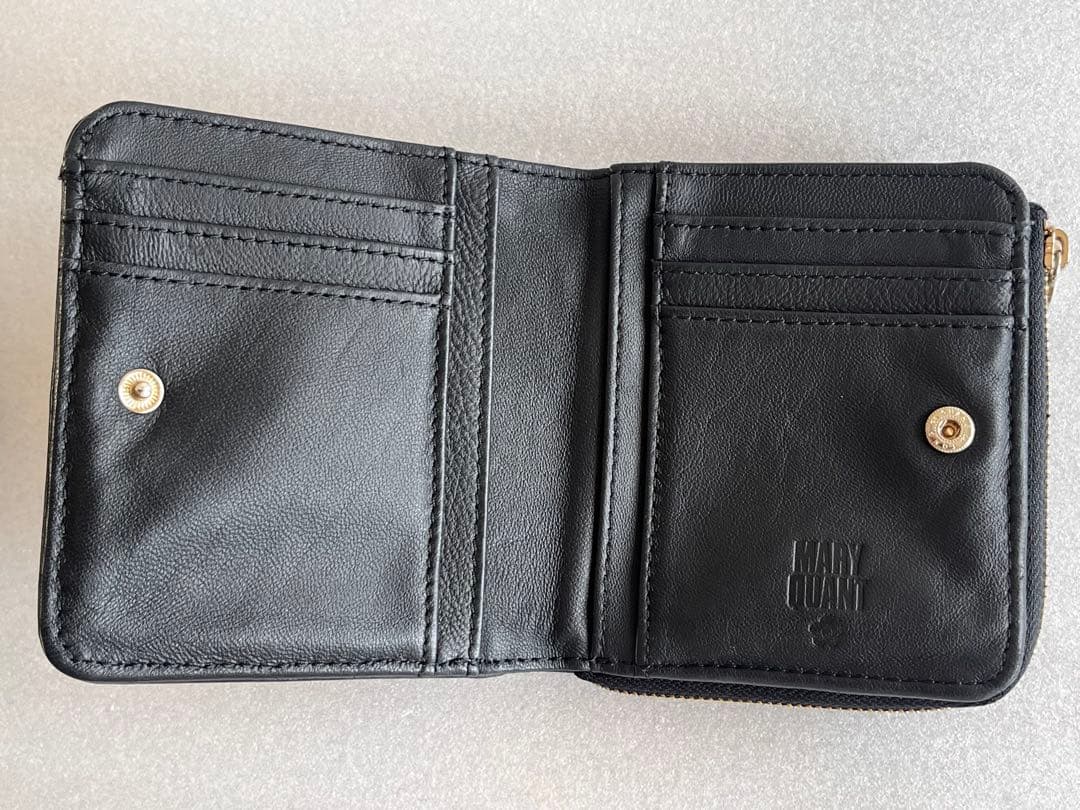 【未使用品】 MARY QUANTキルトフォームデイジー ウォレット ブラック