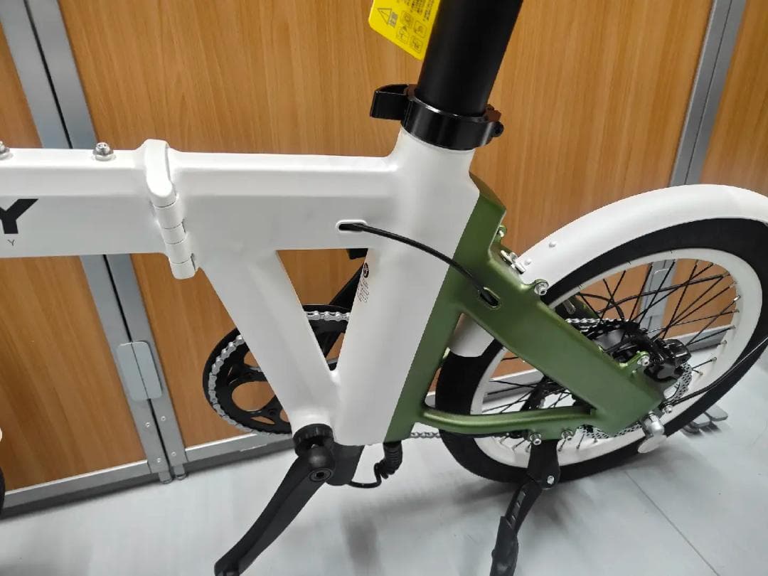 【Clarissa】電動アシスト自転車ERWAYA02 ホワイト&グリーン