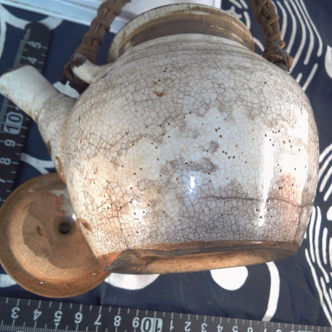 骨董２手作り陶器急須 籐ハンドル付き 水漏れあります