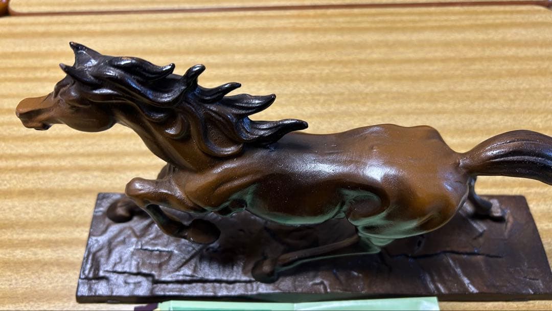 令和八年（2026年）の干支の午/馬/うまの置物です。《村田宏作》 縁起物の置物