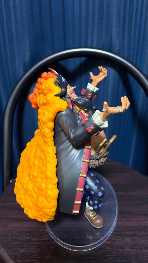 ワンピース　フィギュア　新四皇 ルフィ、黒ひげ、赤髪、バギー　開封済