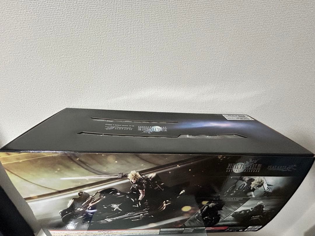 PLAY ARTS改 FF7AC クラウド・ストライフ&フェンリル