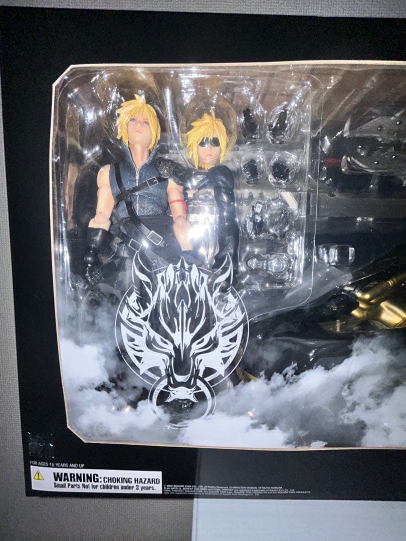 PLAY ARTS改 FF7AC クラウド・ストライフ&フェンリル