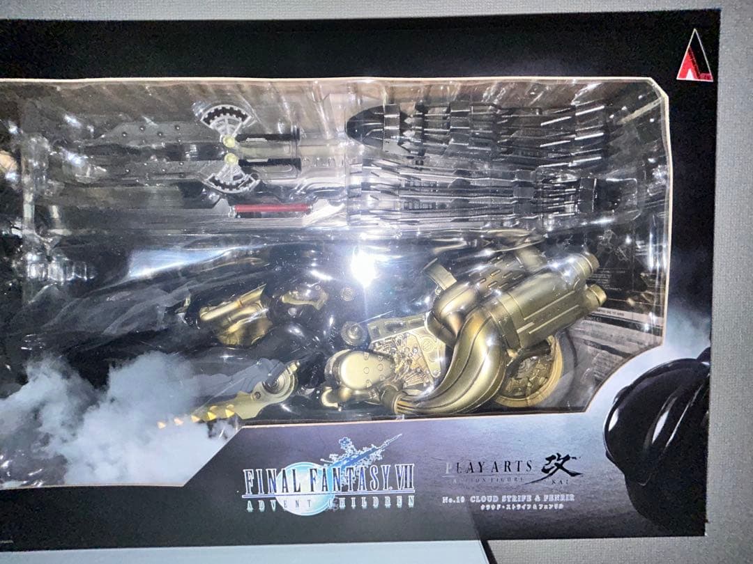 PLAY ARTS改 FF7AC クラウド・ストライフ&フェンリル