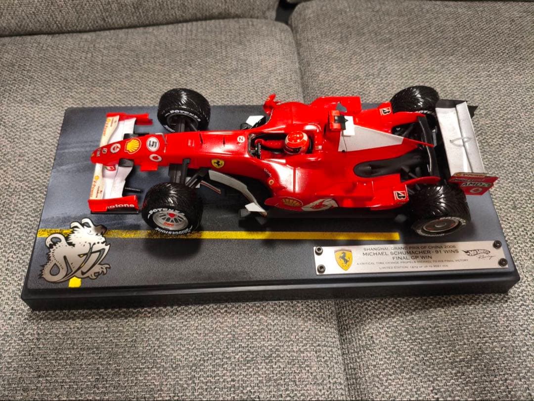 Hot Wheels Racing 1/18 ミハイルシューマッハ 91勝記念