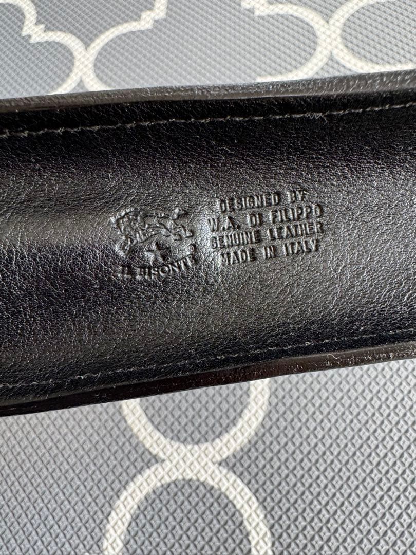 【美品】イルビゾンテ IL BISONTE ショルダーバッグ ロゴ型押し 本革