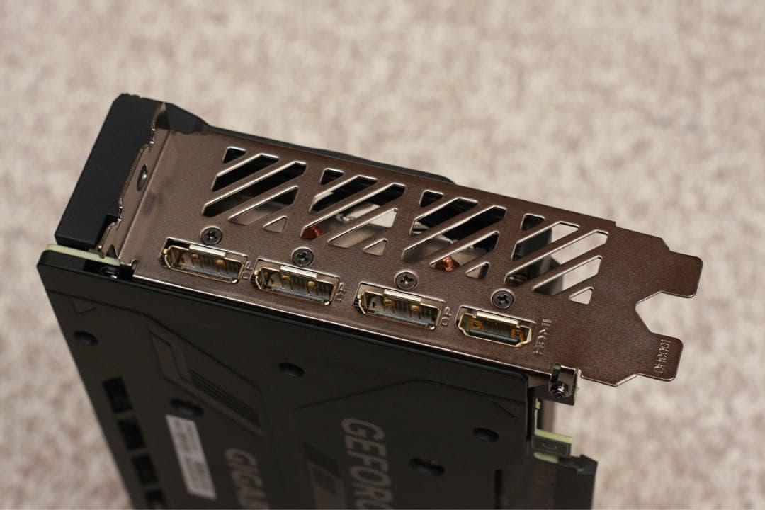 GIGABYTE GEFORCE RTX 4060Ti 8G ほぼ新品