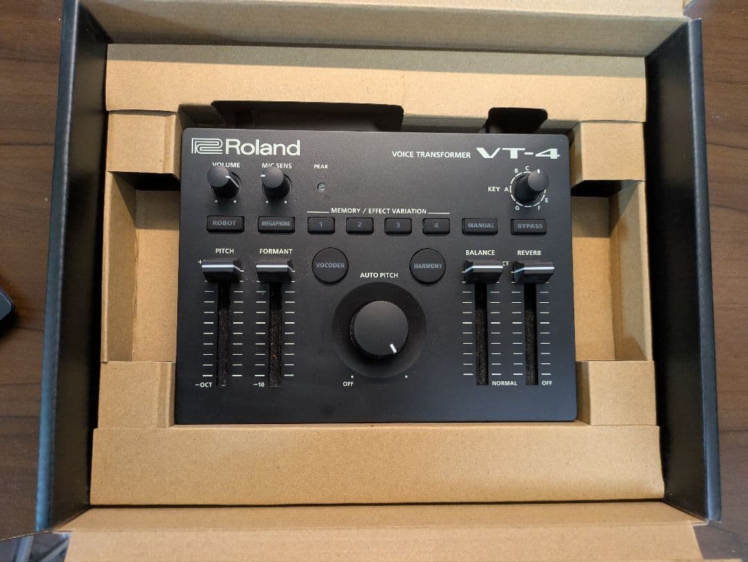 【L】（※Roland VT-4）
