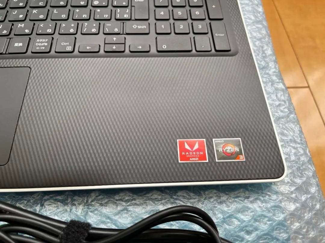 DELL Inspiron 15 3585 AMD Ryzen3 SSD搭載