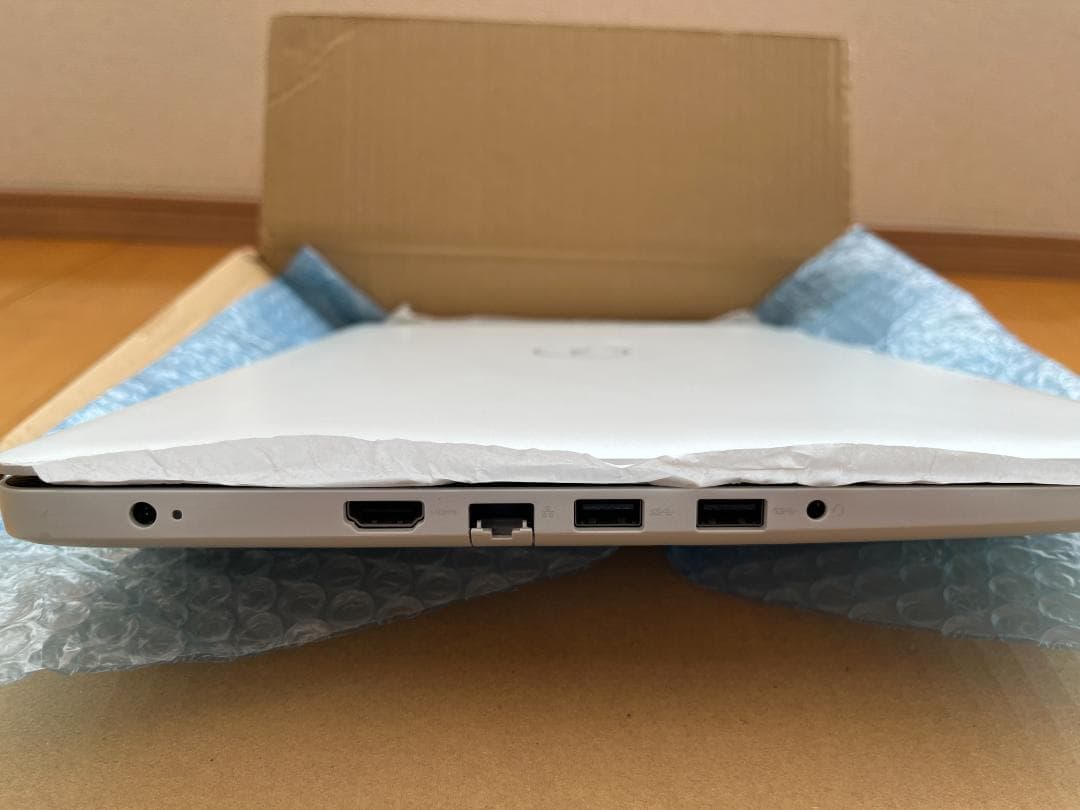 DELL Inspiron 15 3585 AMD Ryzen3 SSD搭載