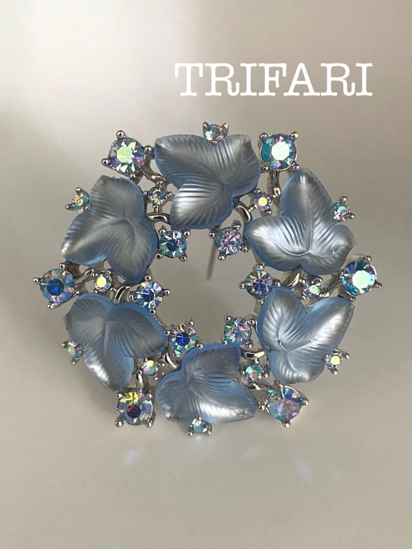 lotuscloud 2514⭐️TRIFARI トリファリヴィンテージブローチ
