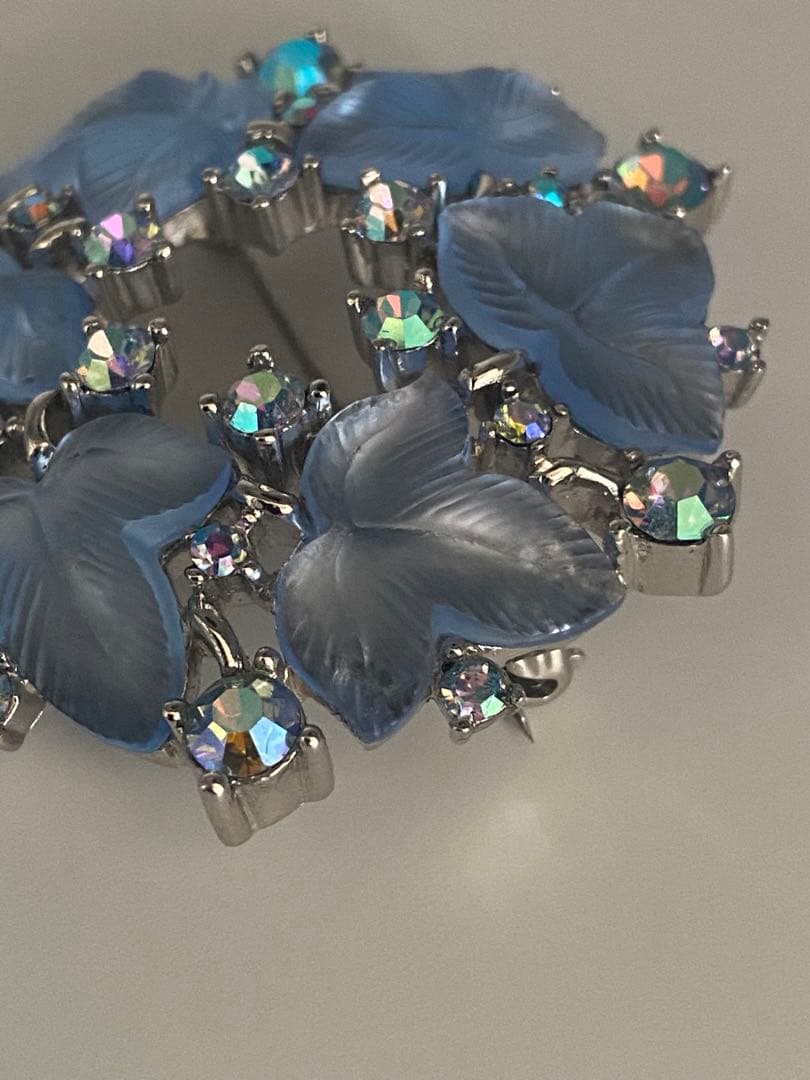 lotuscloud 2514⭐️TRIFARI トリファリヴィンテージブローチ