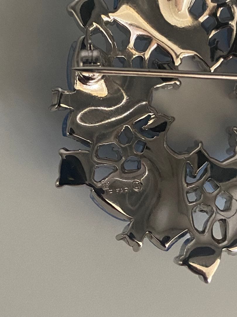 lotuscloud 2514⭐️TRIFARI トリファリヴィンテージブローチ