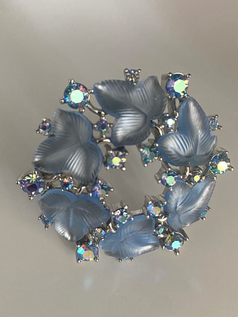 lotuscloud 2514⭐️TRIFARI トリファリヴィンテージブローチ