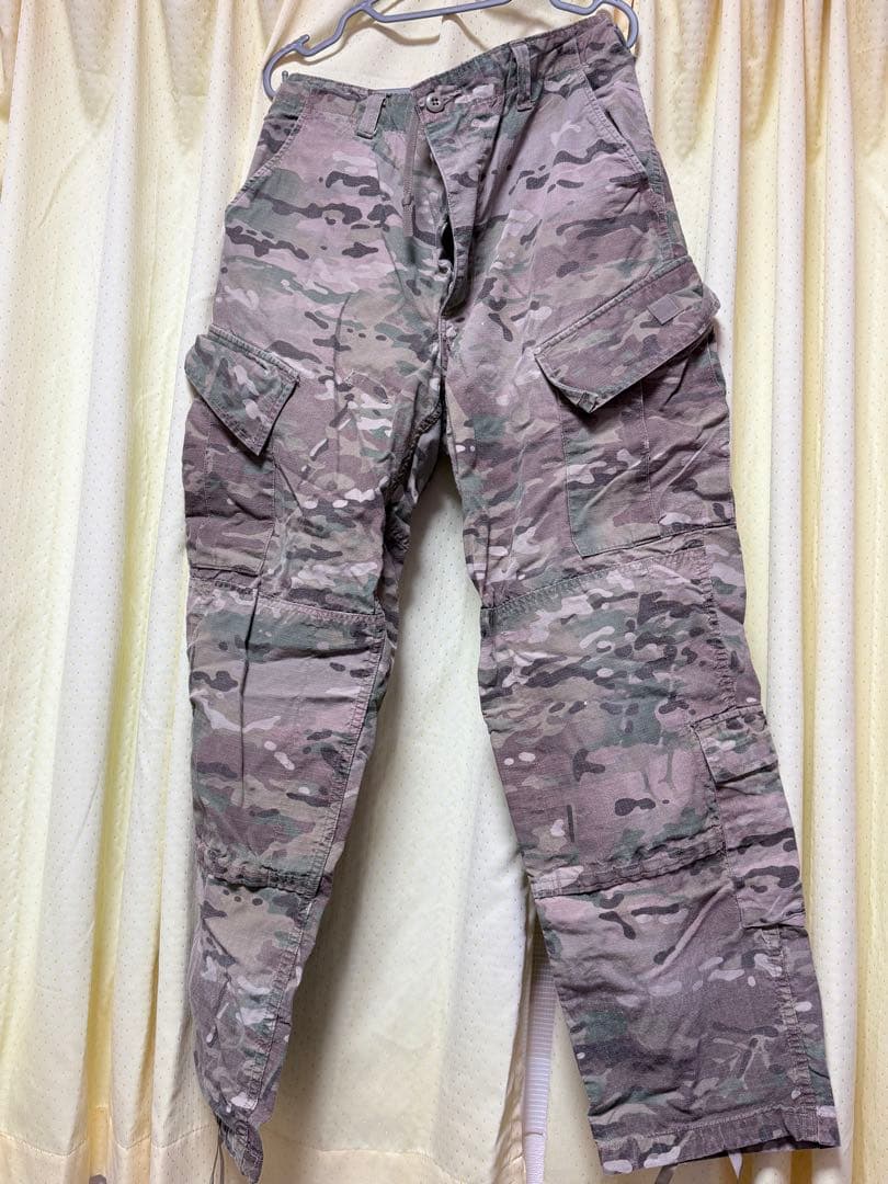 アメリカ軍の戦闘服上下セット（値引き可）