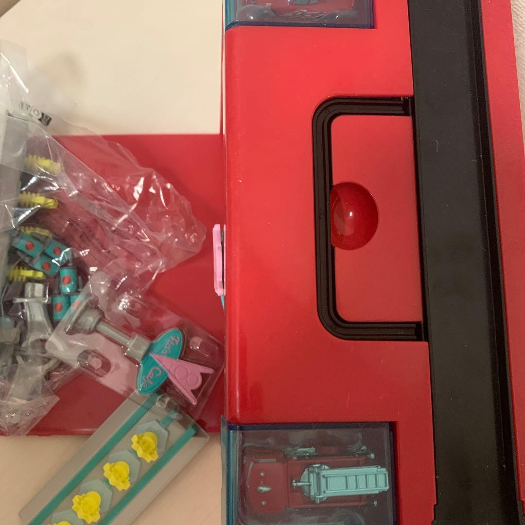 Pixar カーズ　ライトニングマックイーン レッド フロー V8カフェ セット