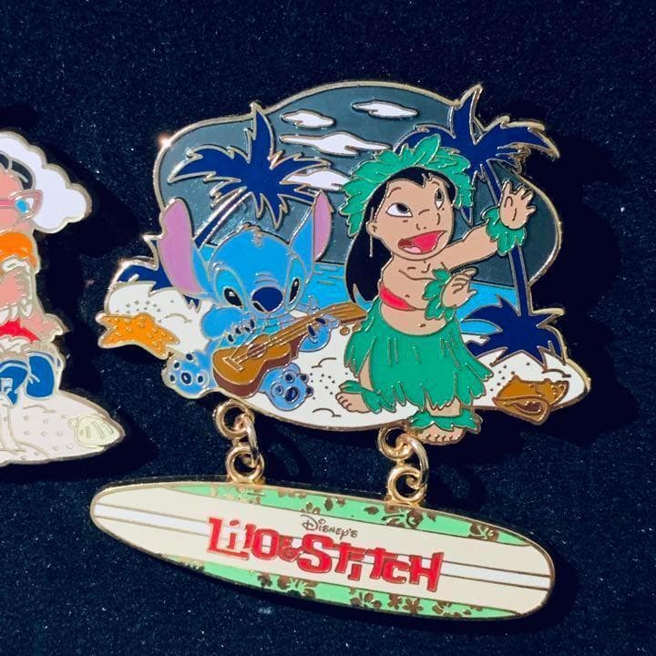 【海外ディズニー】LE750 リロ　& スティッチ 缶ケース入り　ピンバッジ