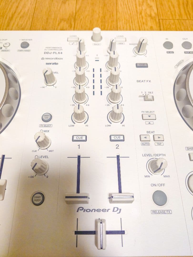 【美品】DDJ-FLX4-W 外箱・持ち運び用ケース付き