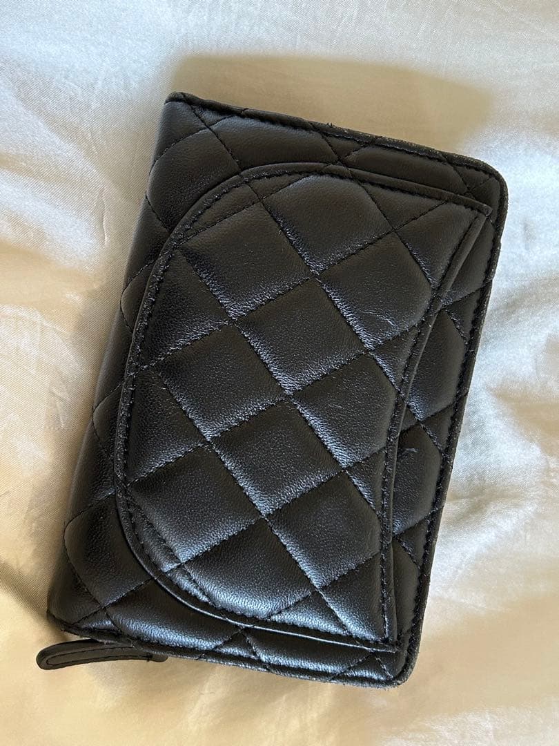 美品❃CHANEL 二つ折り財布 ブラック