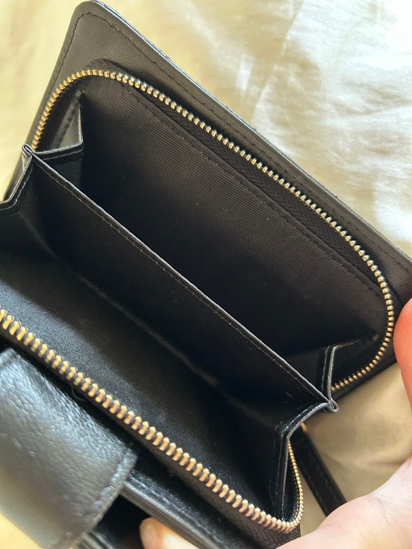 美品❃CHANEL 二つ折り財布 ブラック