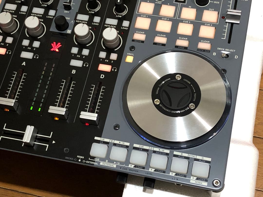 Vestax VCI-400TR DJコントローラー　新品-名機