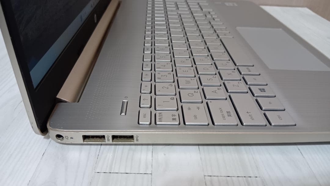 hp Laptop 15s-1124TU 第10世代i3