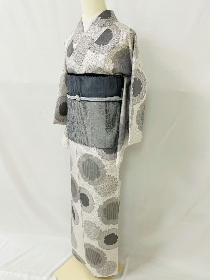 美品　正絹袷　雪輪　本場染大島紬創作小紋