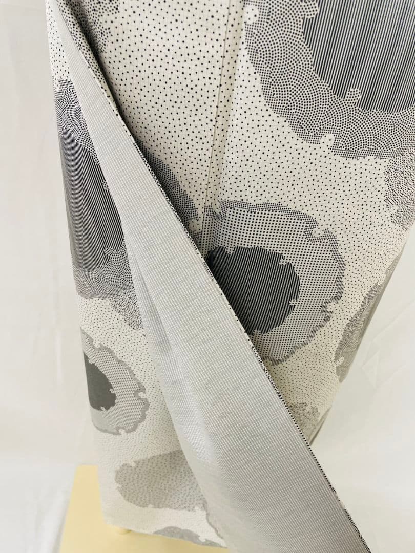 美品　正絹袷　雪輪　本場染大島紬創作小紋