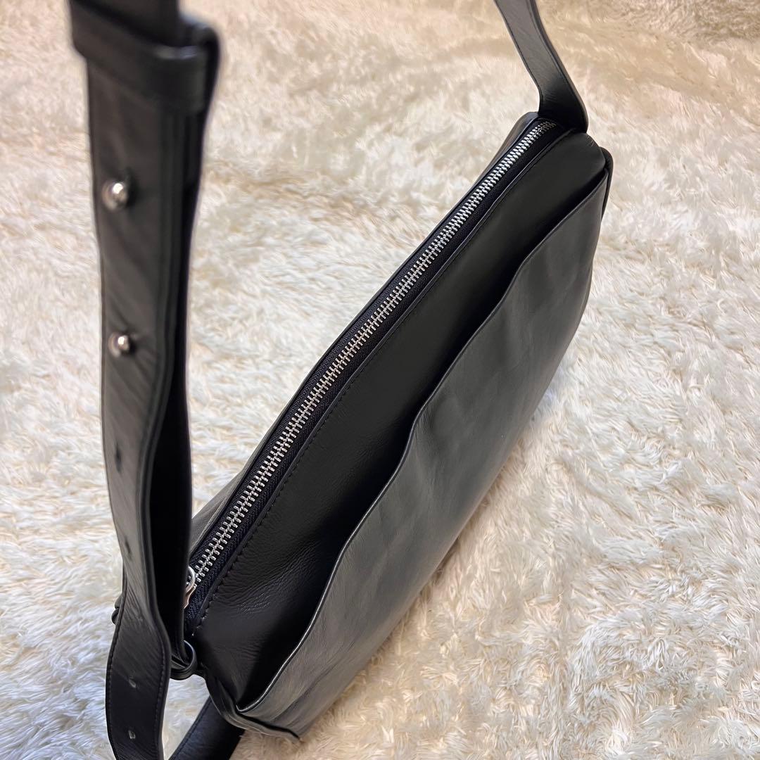 イアパピヨネ スワローマチショルダーバッグ ブラック