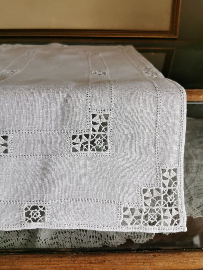 アンティークフランス/イタリア レティシアクローバー刺繍 リネンクロス ランナー