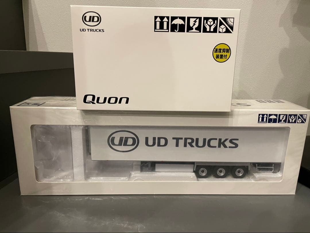 UD TRUCKS Quon トレーラーヘッドセット　京商　トラック