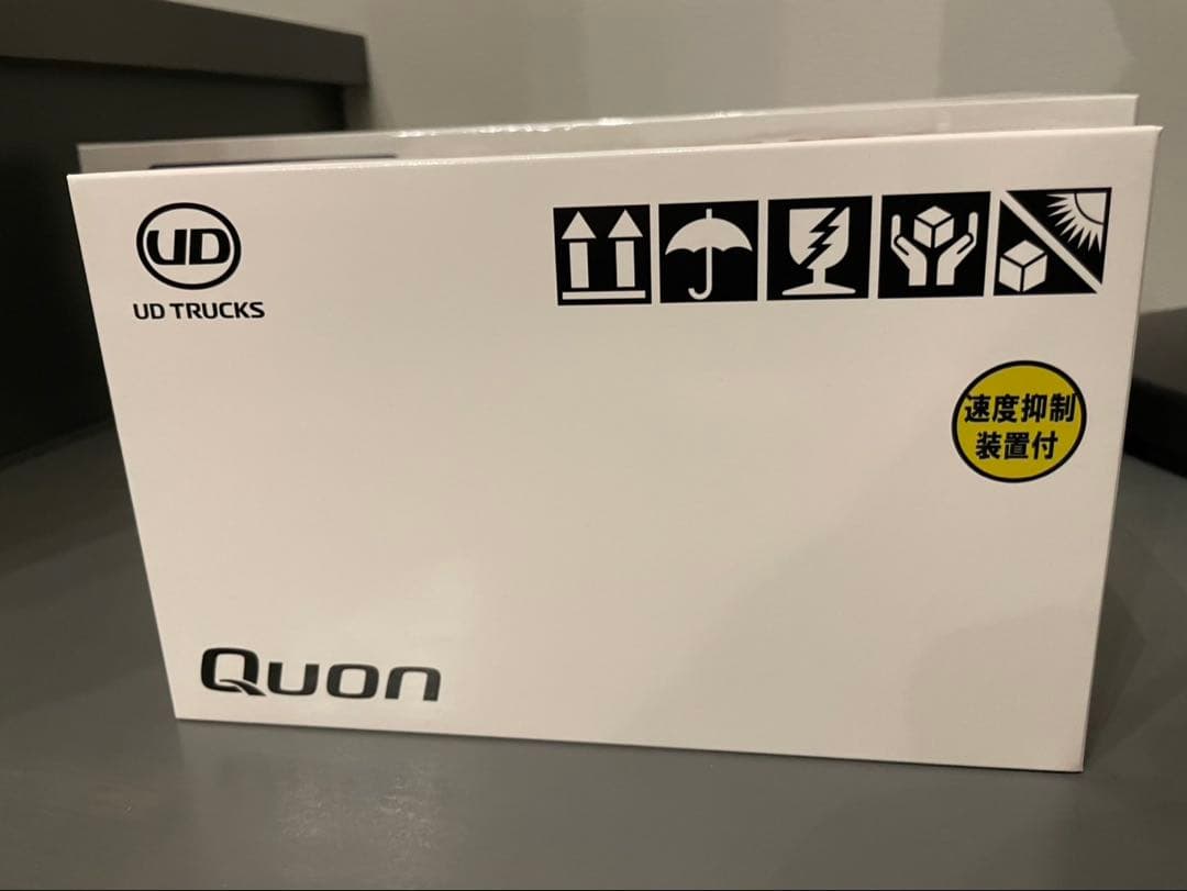 UD TRUCKS Quon トレーラーヘッドセット　京商　トラック