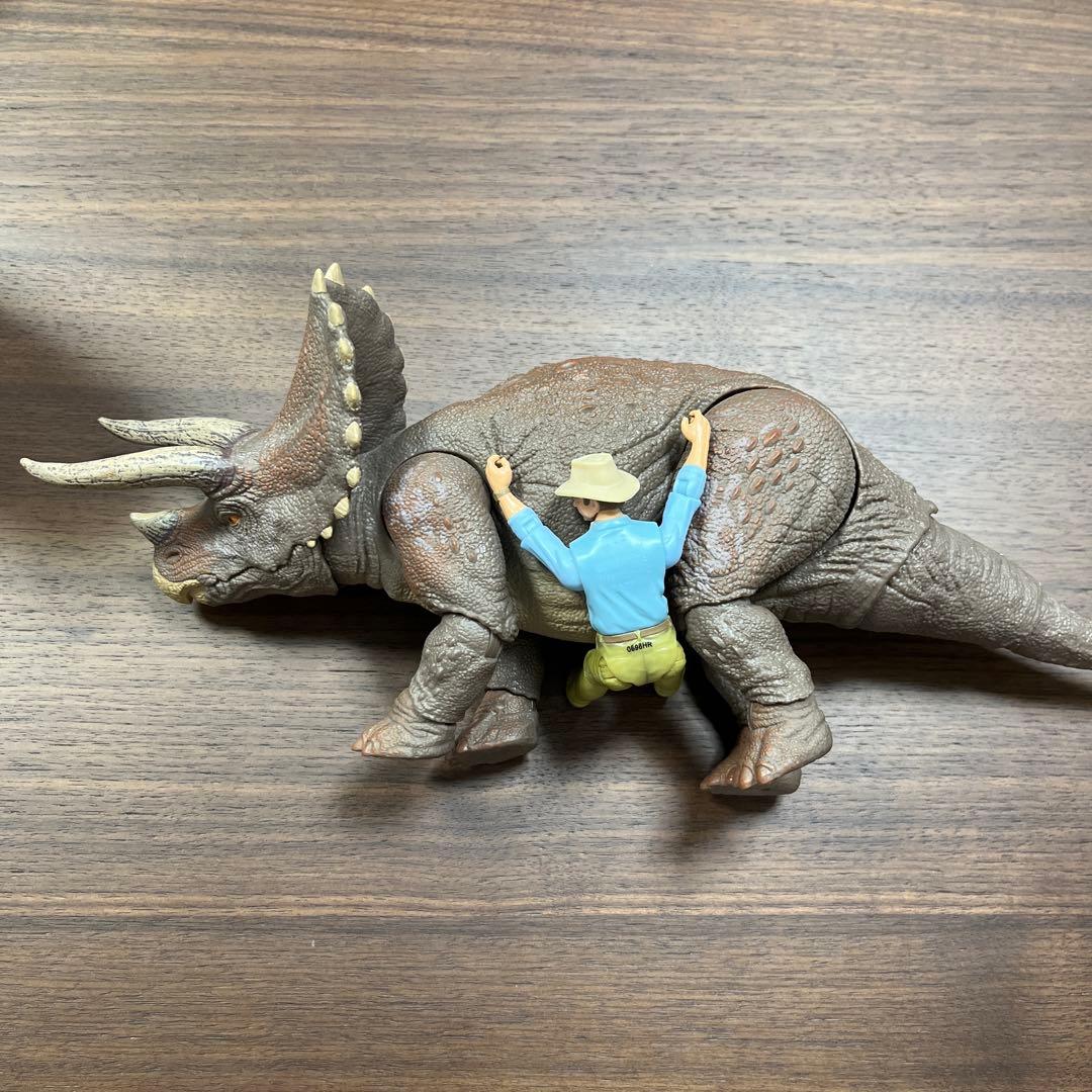 ジュラシックワールド　ハモンドコレクション　トリケラトプス　希少品