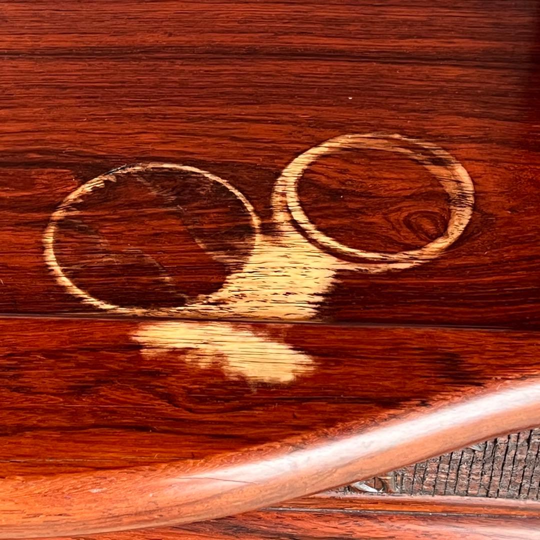 高級材・花梨（カリン）製】 美しい彫刻の和風茶棚・飾り棚　1947年製